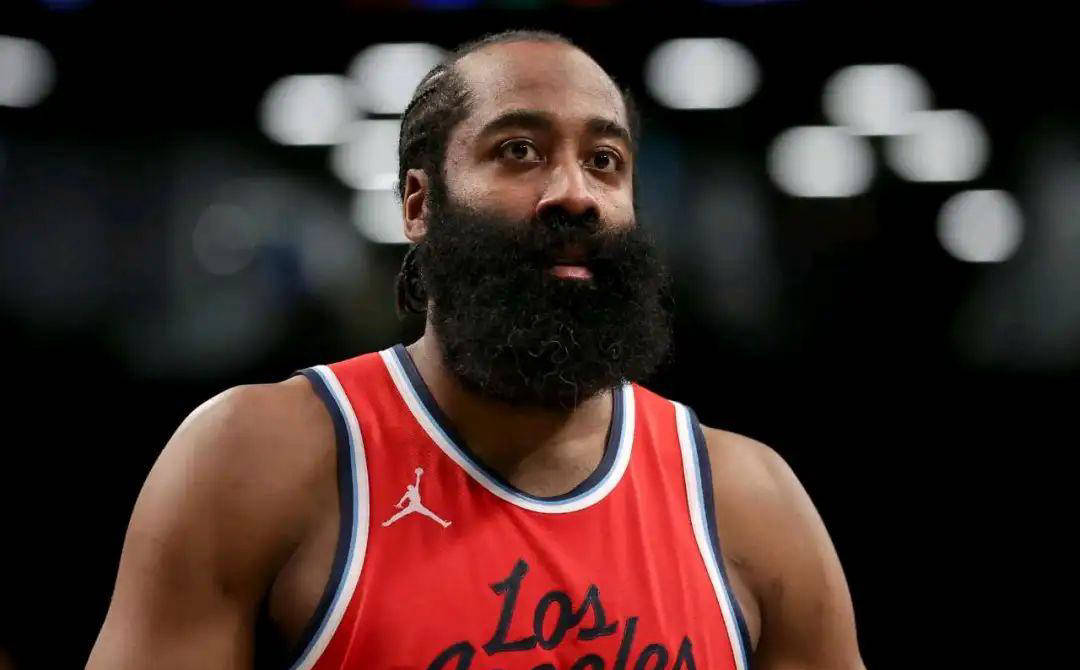 九游电脑版-Ming重返赛场,战术调整首场状态出色,勇士观众沸腾!-九游电脑版