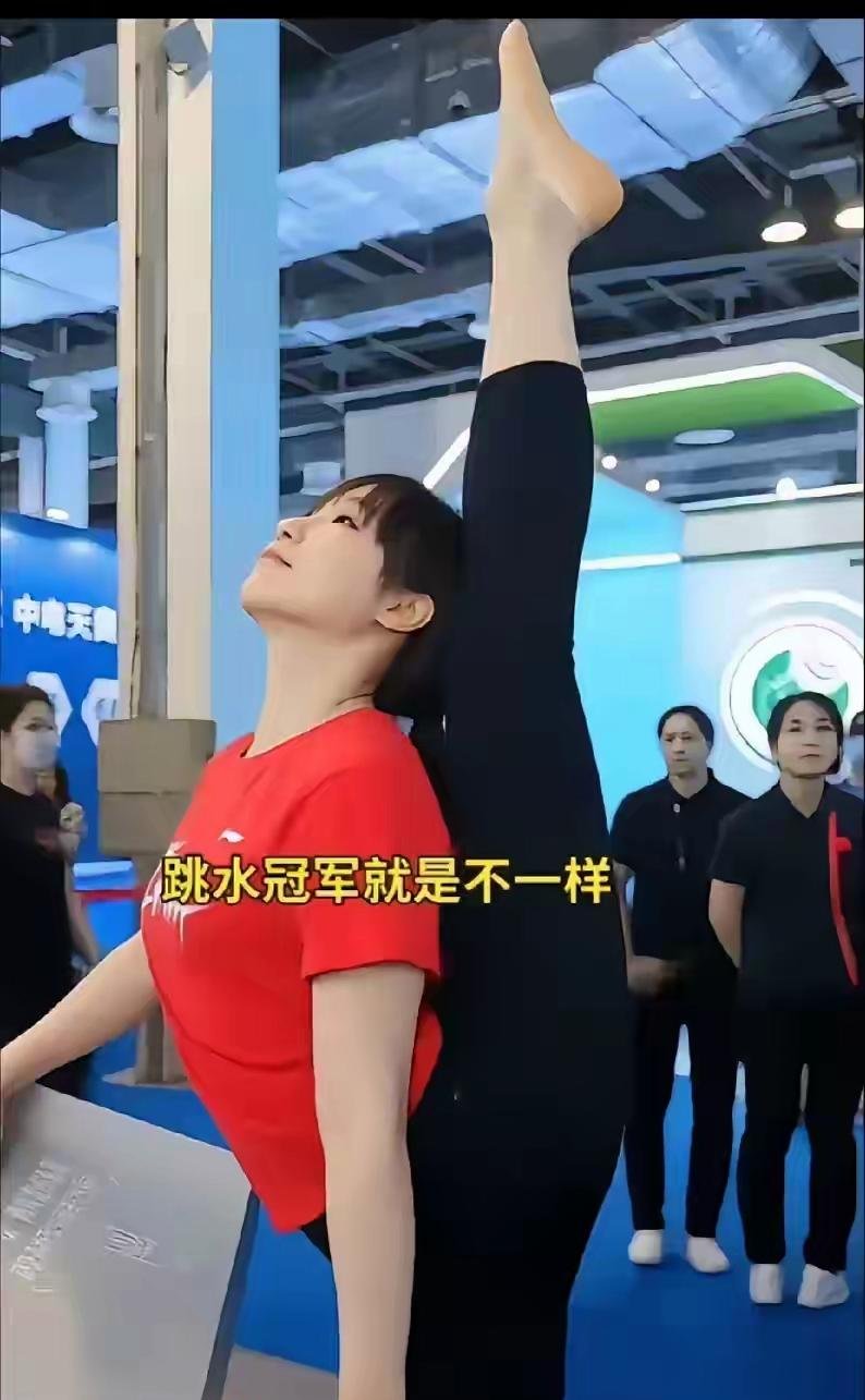 Rookie重返赛场，比赛规则变更首场状态出色，热火观众沸腾！赢得满堂喝彩的简单介绍