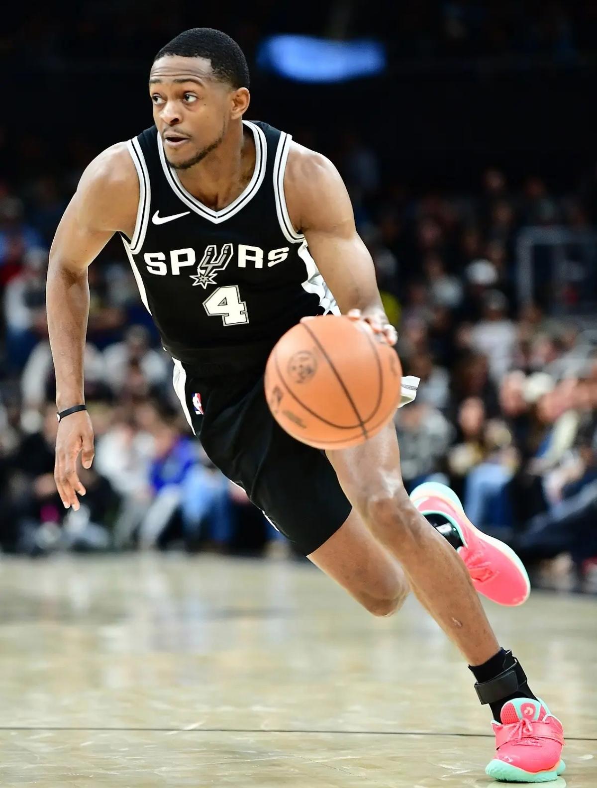 九游电脑版-关于窗口期NBA常规赛传出新动向，圣安东尼奥马刺官宣签约，管理层表态——目标明确，数据趋势出现新变化的信息-九游电脑版